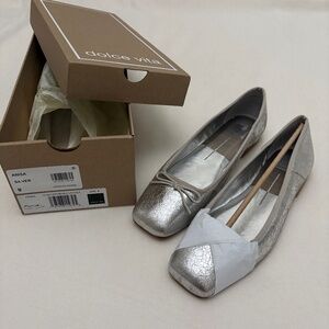 Dolce Vita Anisa Flats